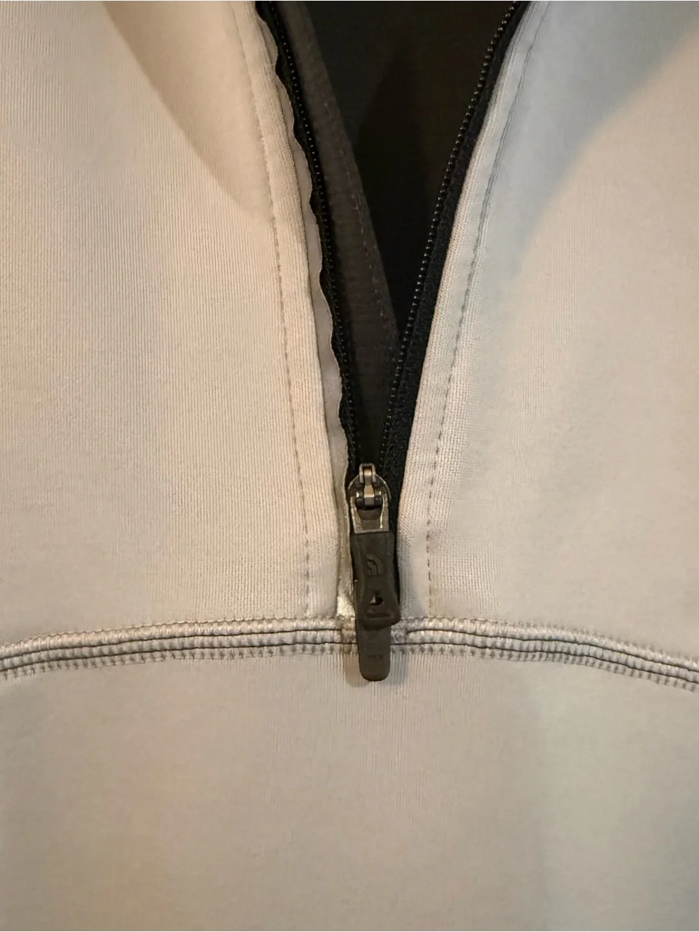 The North Face Men’s Large FlashDry Half Zip Pullover Jacket